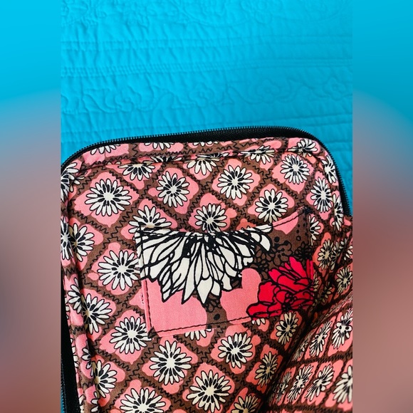 Vera Bradley NWOT Mocha Rouge case - Picture 4 of 5